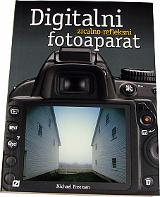 Digitalni zrcalno-refleksni fotoaparat