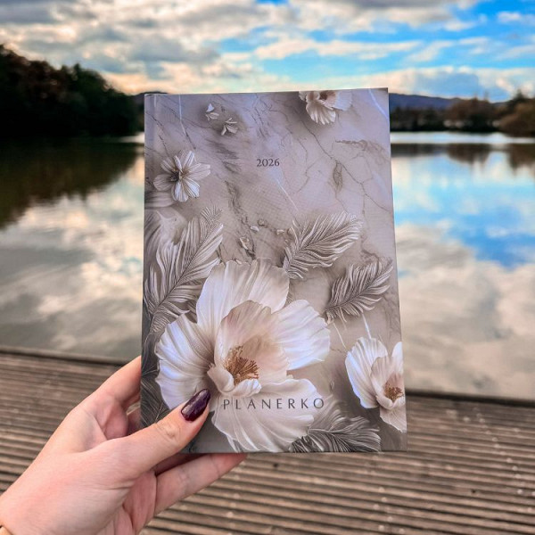 Letni planer: Pure White 2026