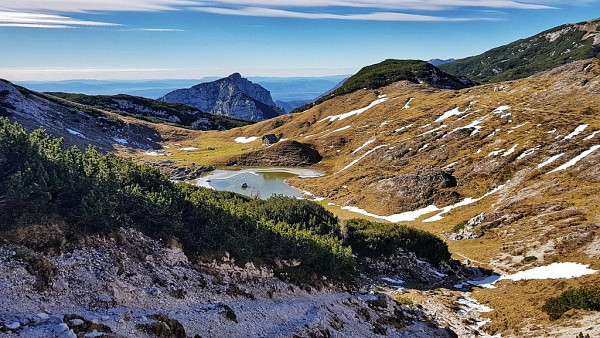 The Slovenia Lakes: Top 101 lakes (SLO in ANG jezik)